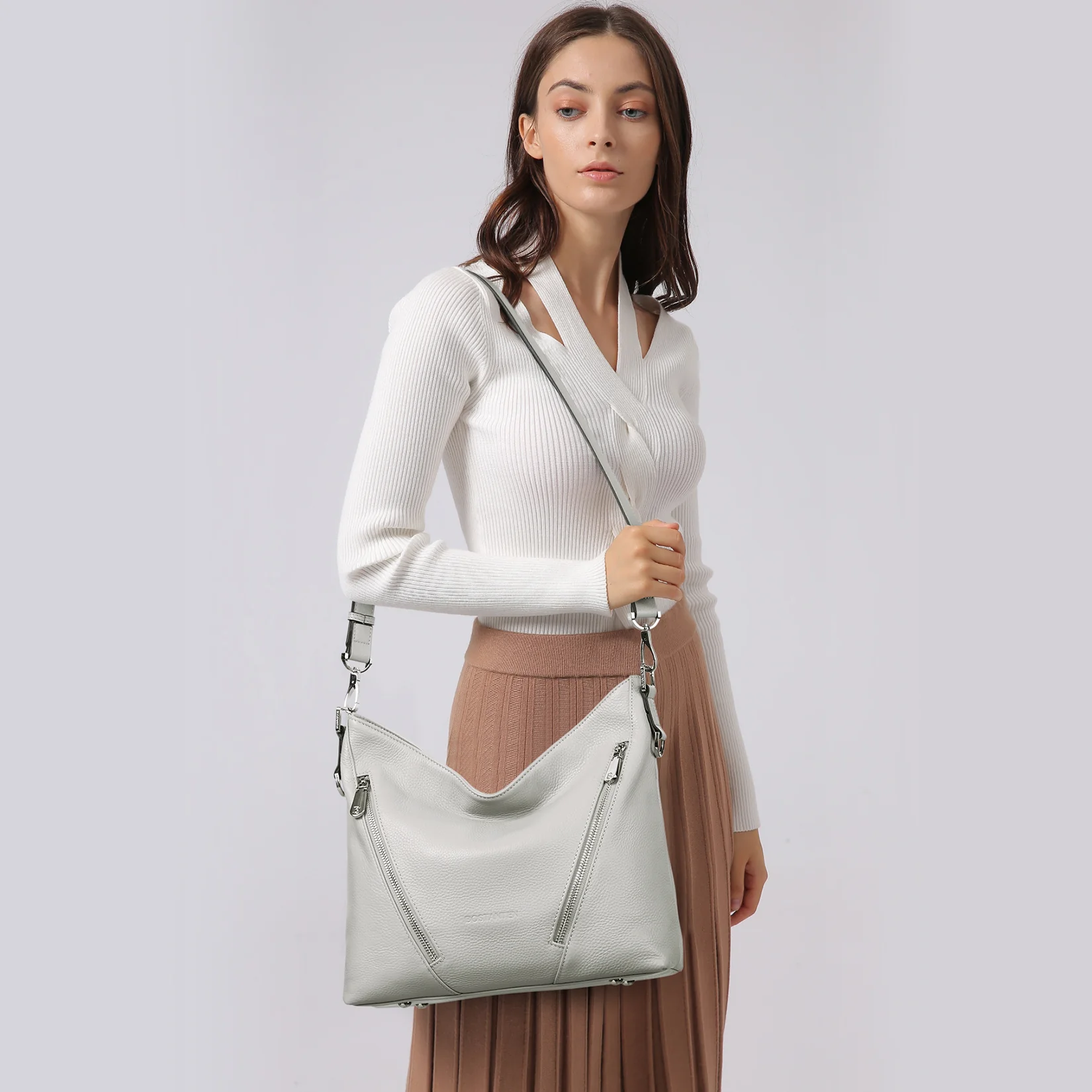 Kweli Luxurious Leather Shoulder Tote Bag - Handcrafted with Attention to Detail - Image 9
